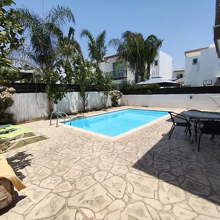 Trendy 34 Larnaca, Pýla