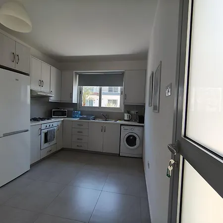 Villa Trendy 34 Larnaca, Píla