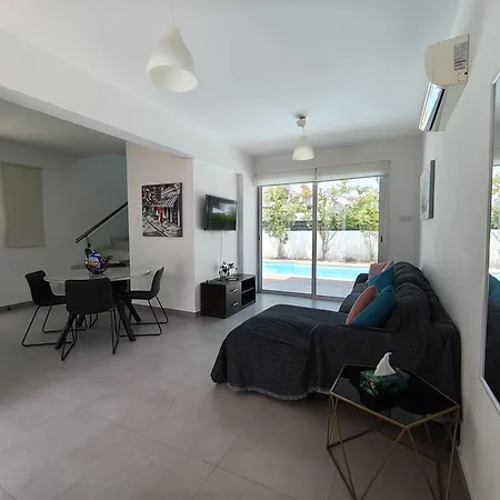 Trendy 34 Larnaca, Вилла