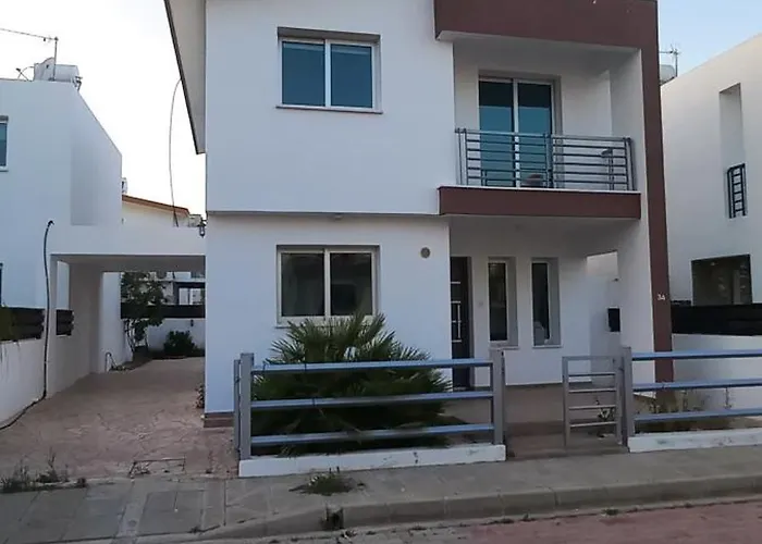 Trendy 34 Larnaca, Vila